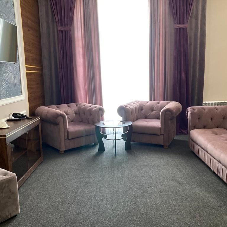 Shahristan Hotel Тараз Екстериор снимка