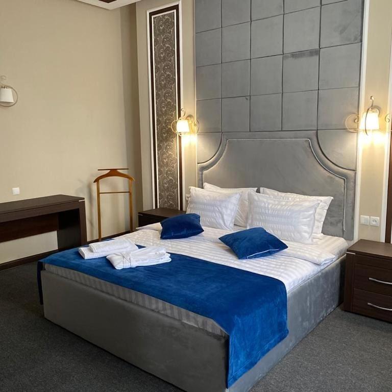 Shahristan Hotel Тараз Екстериор снимка